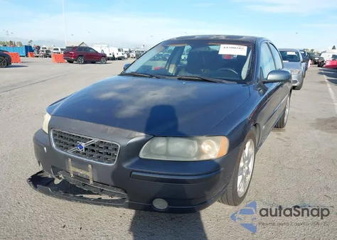 2005 Volvo S60 2.5T z USA, uszkodzony, nr VIN YV1RS592352428802